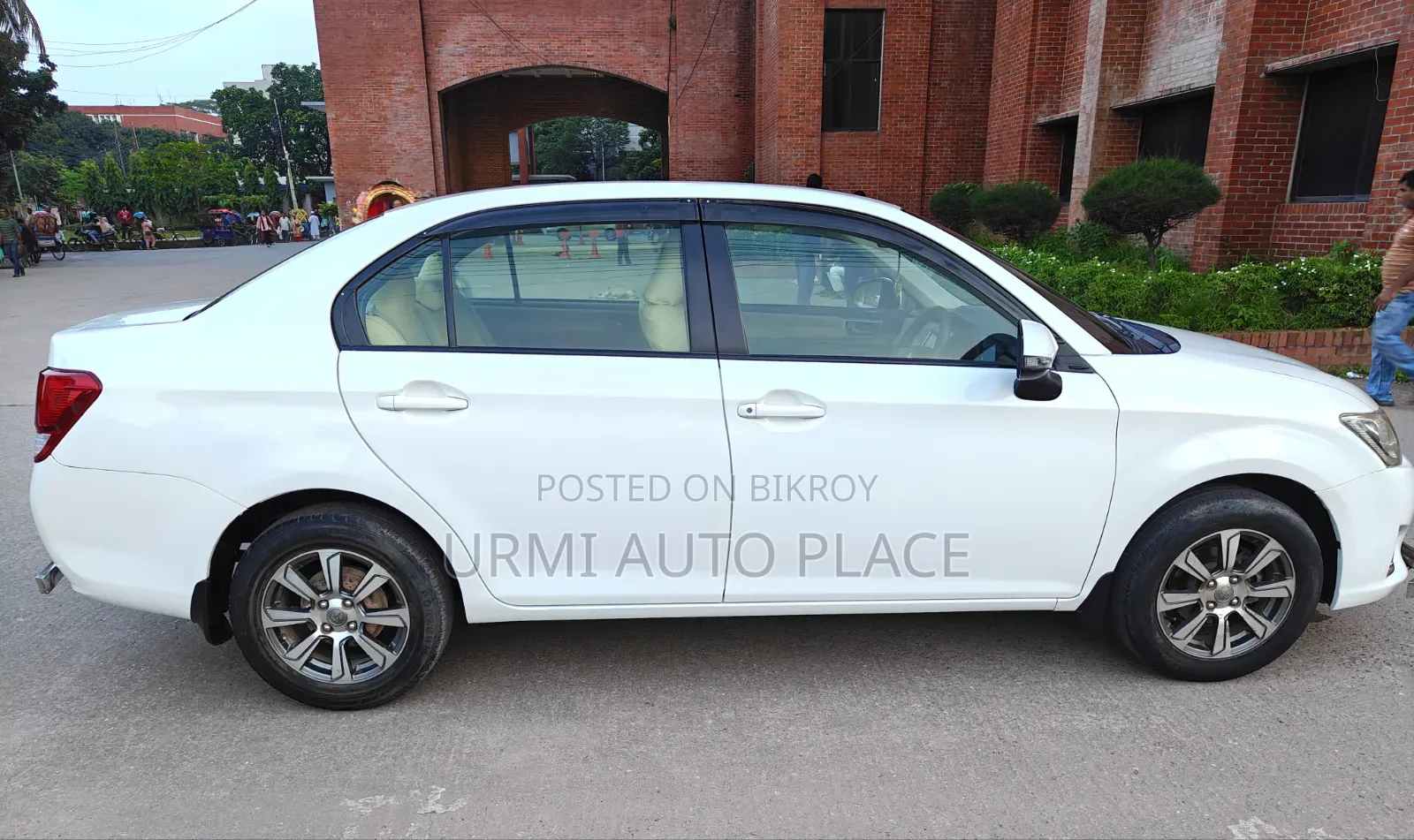 Toyota Axio 2012 Pearl