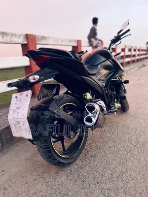 সুজুকি জিক্সার ২০২৫ ব্ল্যাক