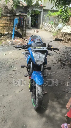 সুজুকি গিক্সার ২০১৫ নীল