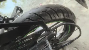 সুজুকি গিক্সার ২০১৫ নীল