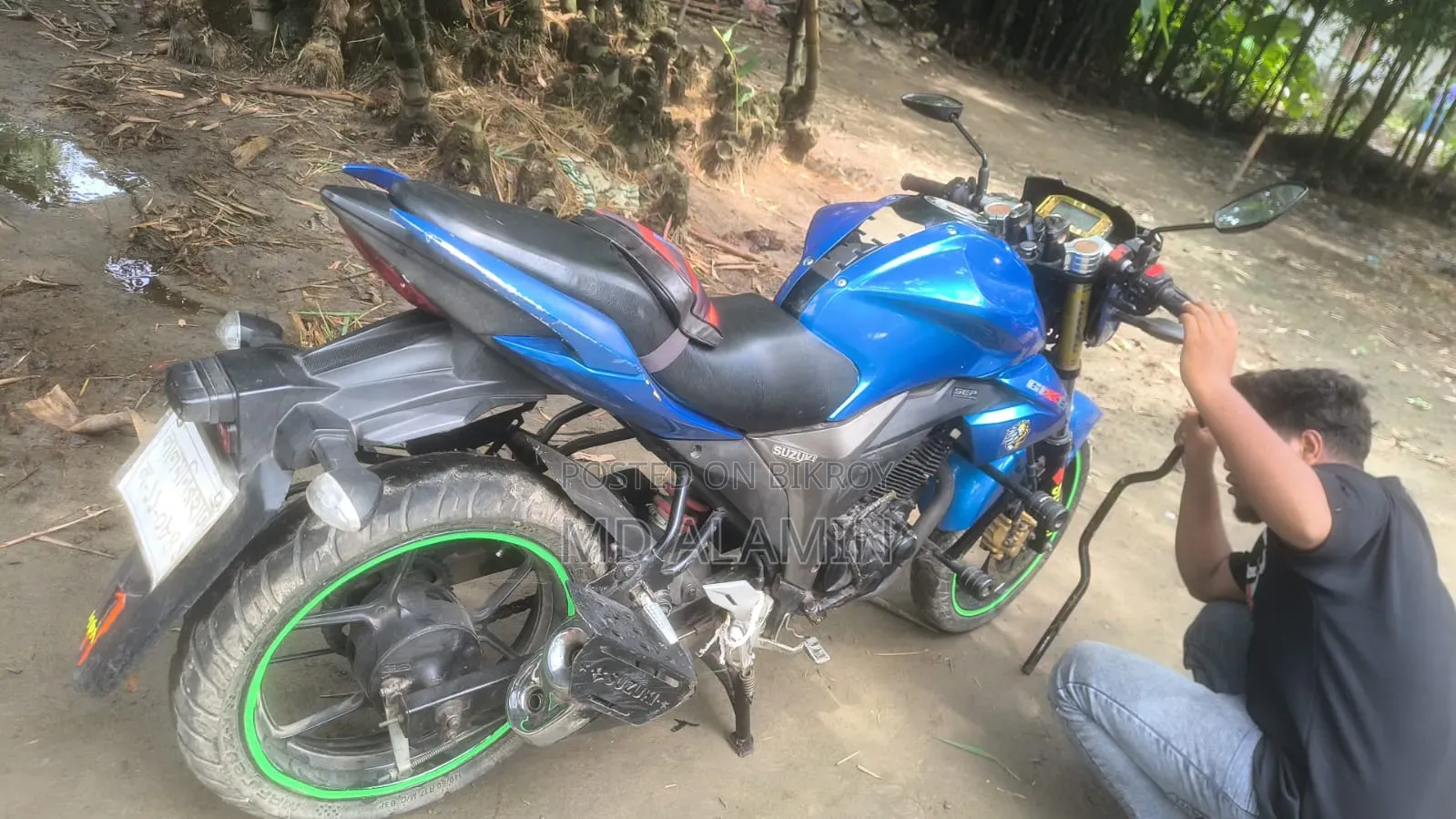 সুজুকি গিক্সার ২০১৫ নীল