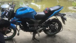 সুজুকি গিক্সার ২০১৫ নীল