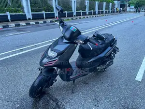 এপ্রিলিয়া এসআর ২০২১ ব্ল্যাক