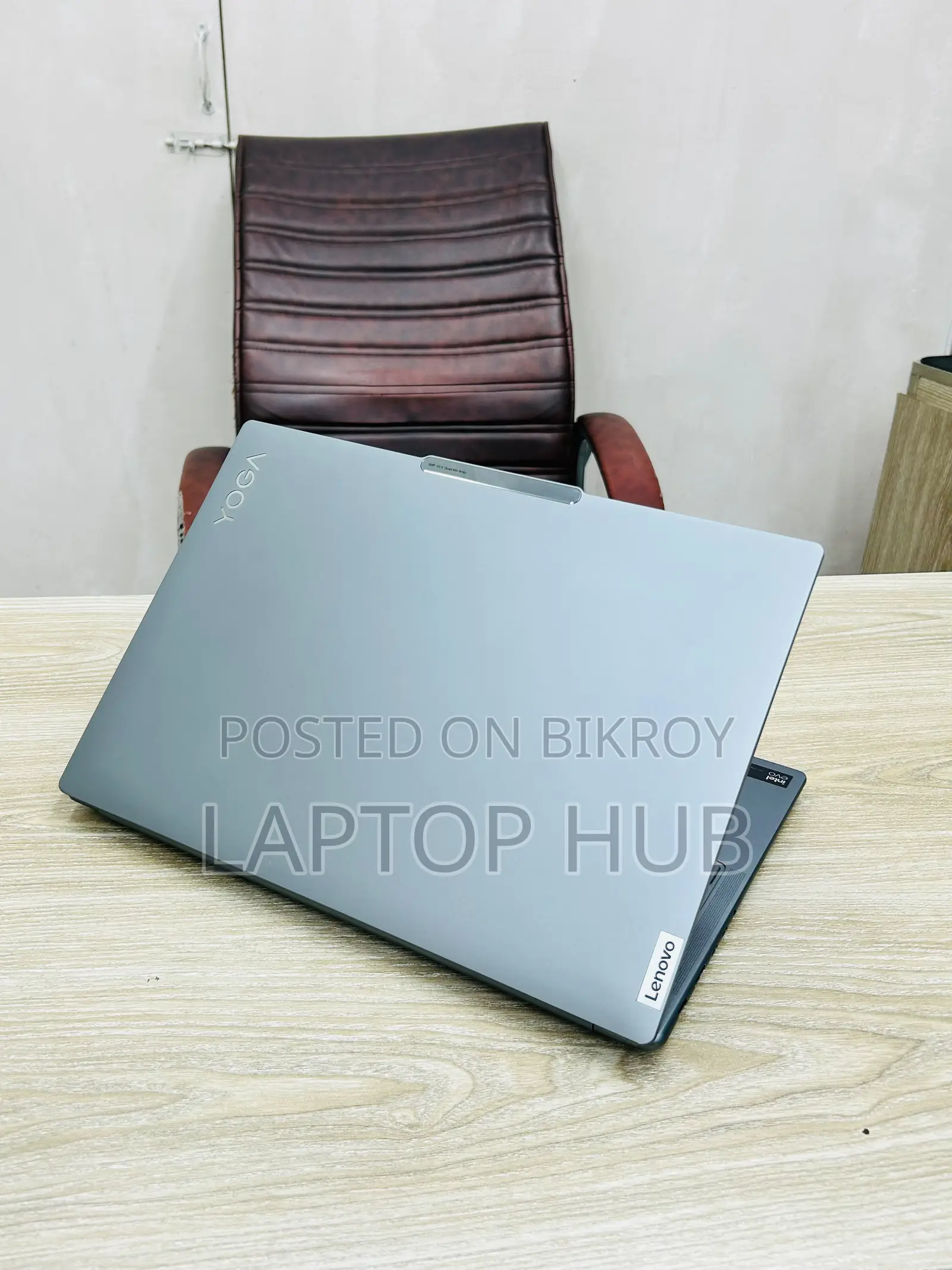 Laptop Lenovo Yoga Pro 9i Aura Edition 32GB Intel Core Ultra 9 SSD 1T