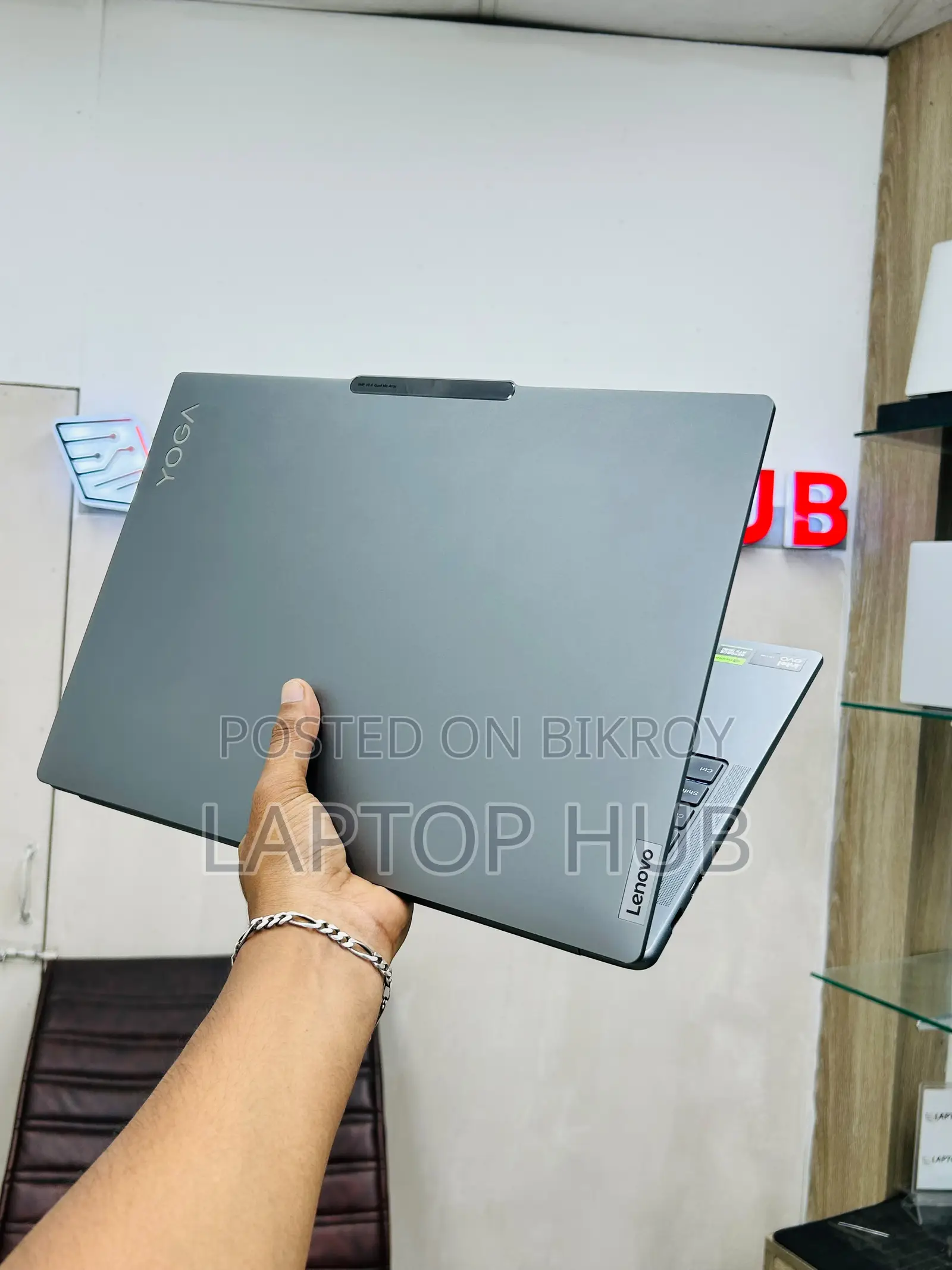 Laptop Lenovo Yoga Pro 9i Aura Edition 32GB Intel Core Ultra 9 SSD 1T