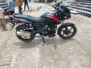 বাজাজ পালসার ১৫০ ২০২২ ব্ল্যাক