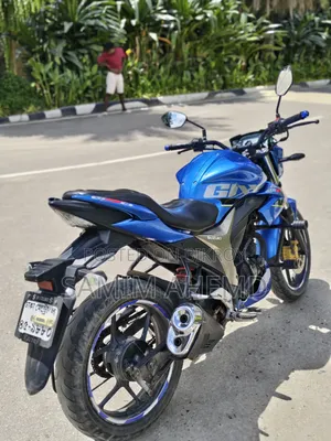 সুজুকি জিক্সার ২০২৩ নীল