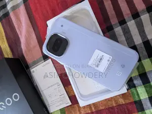 আইকিউওও ২৫৬ জিবি ব্লু