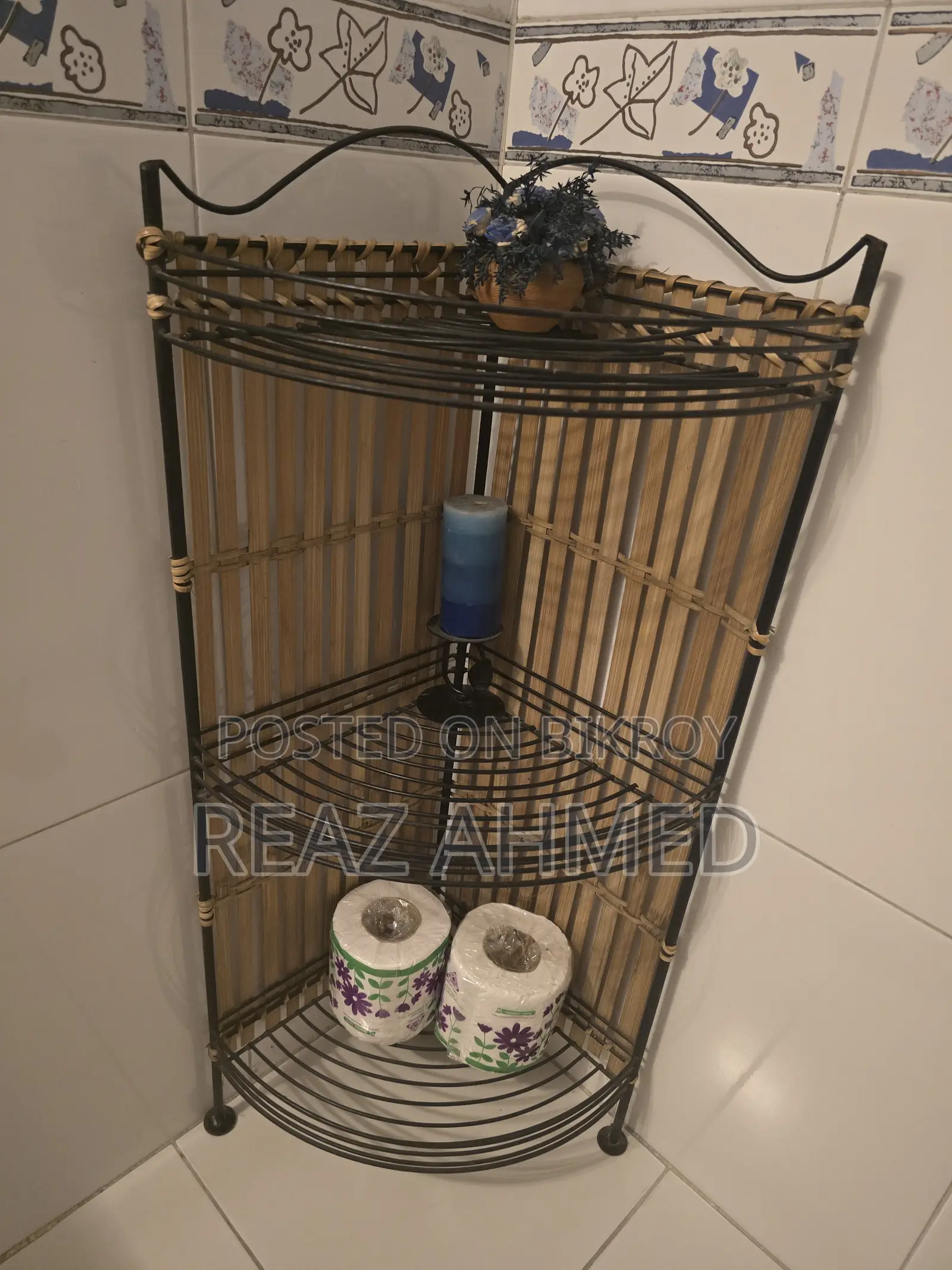 কর্নার শেল্ফ আয়রন