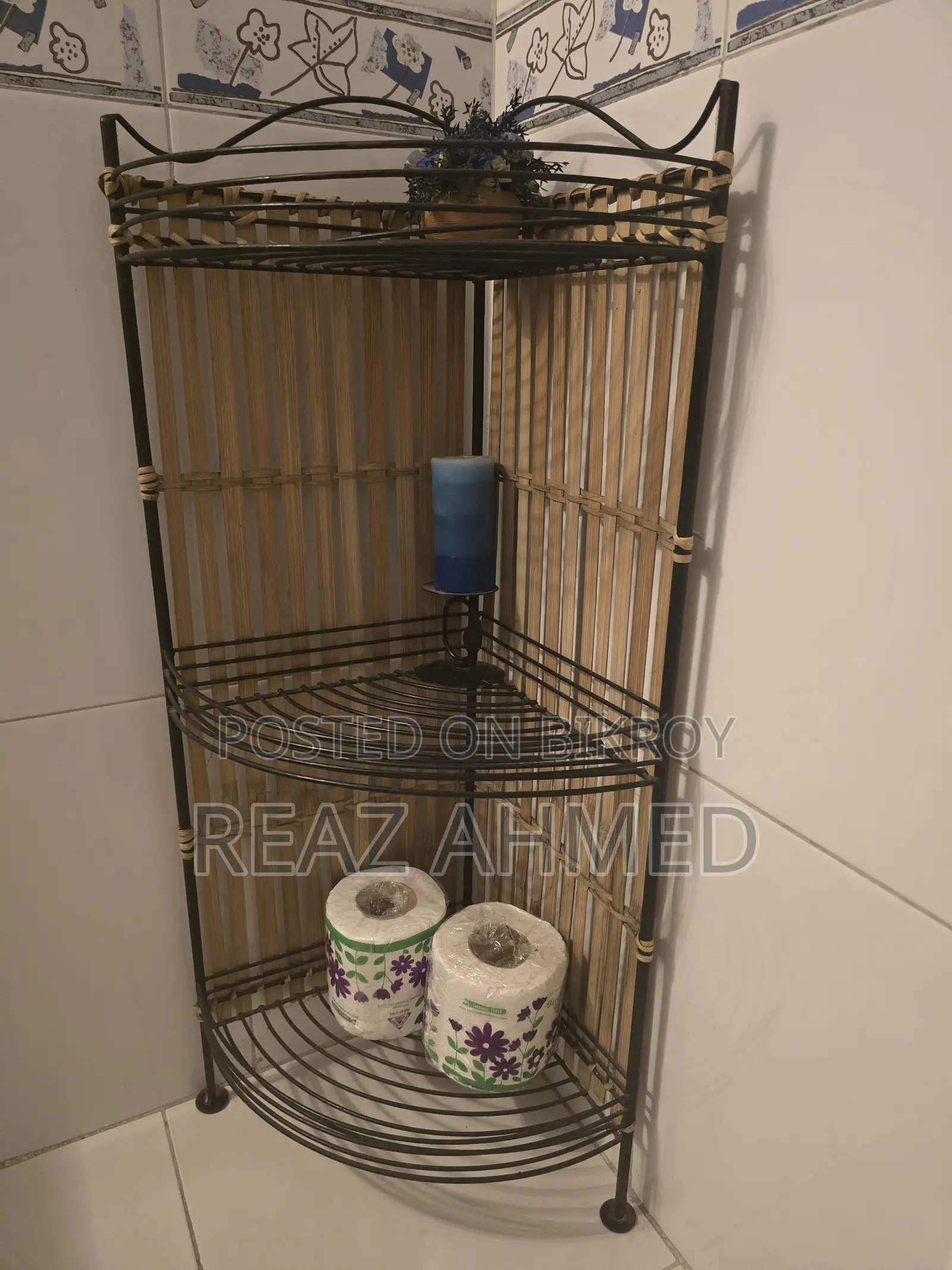 কর্নার শেল্ফ আয়রন