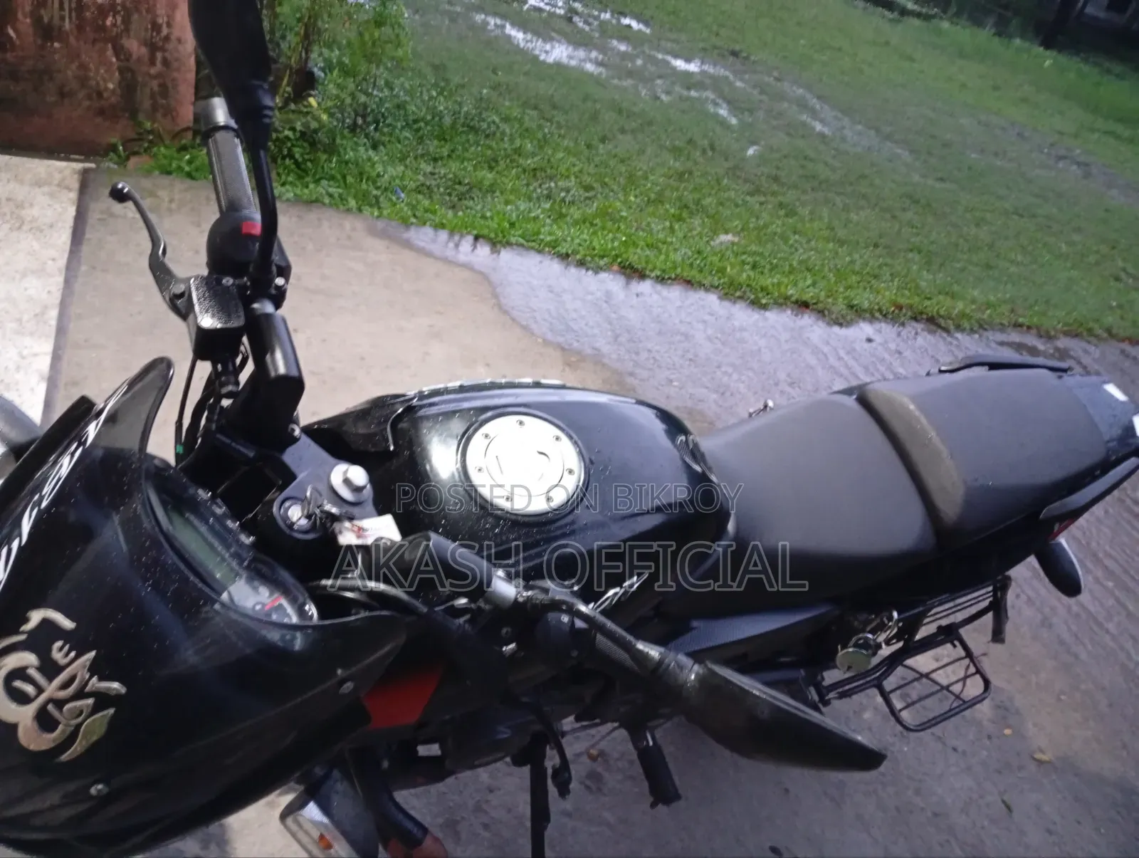 বাজাজ পালসার ১৫০ ২০২১ ব্ল্যাক