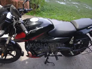 বাজাজ পালসার ১৫০ ২০২১ ব্ল্যাক