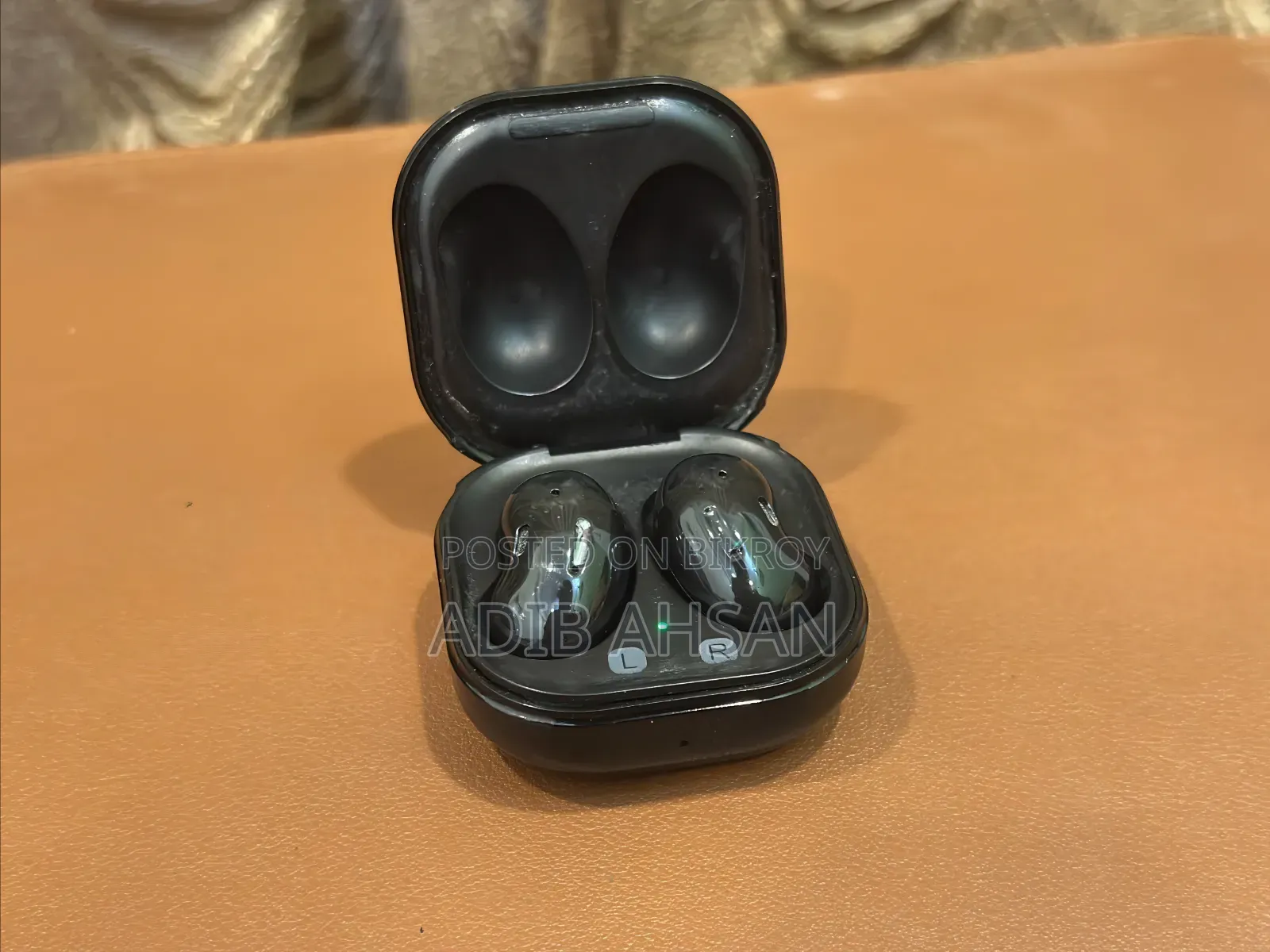Samsung Galaxy Buds Live (Used – Good Condition)