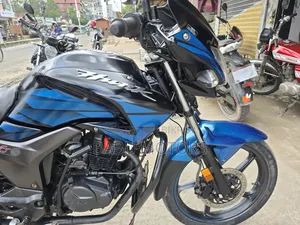 Hero Hunk 2022 Black