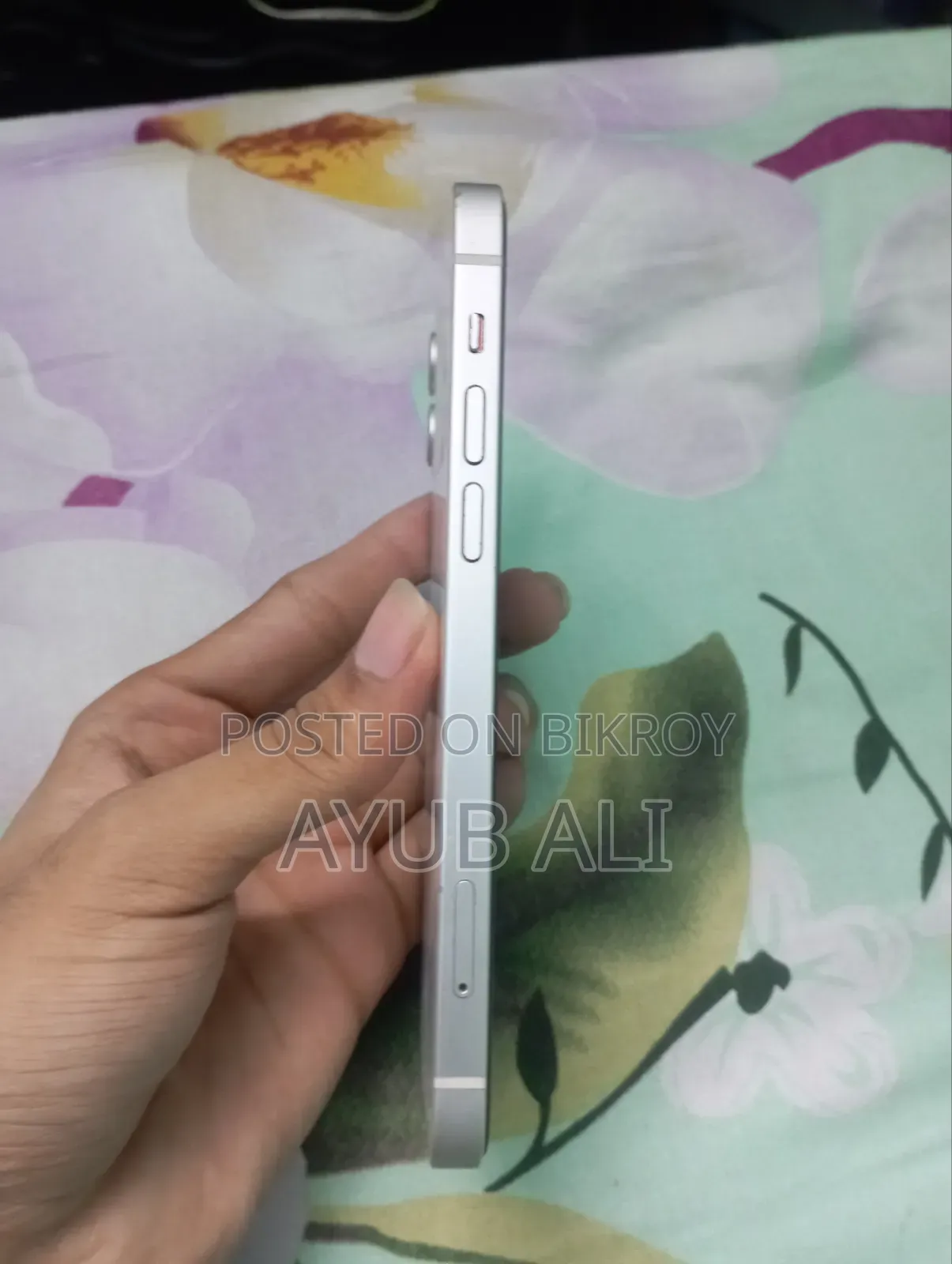অ্যাপল আইফোন ১২ ১২৮ জিবি হোয়াইট