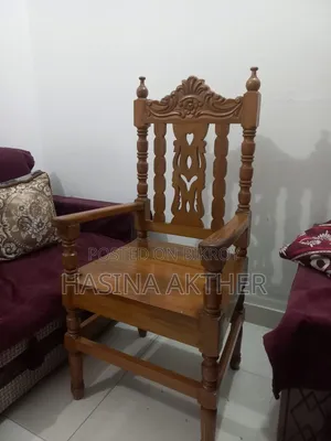 শেগুন কাঠের চেয়ার