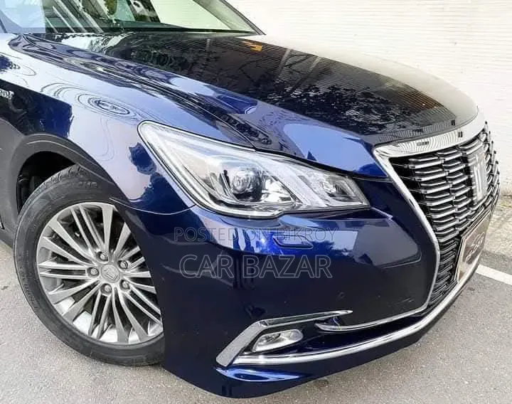 Toyota Crown 2016 Blue