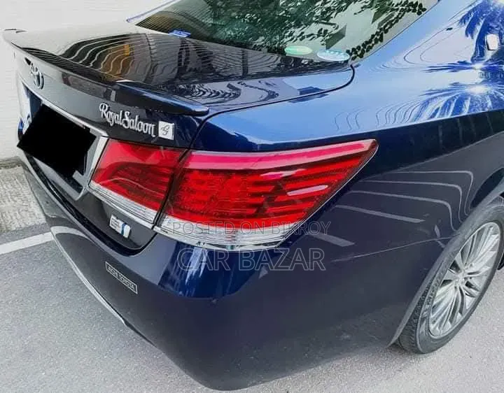 Toyota Crown 2016 Blue