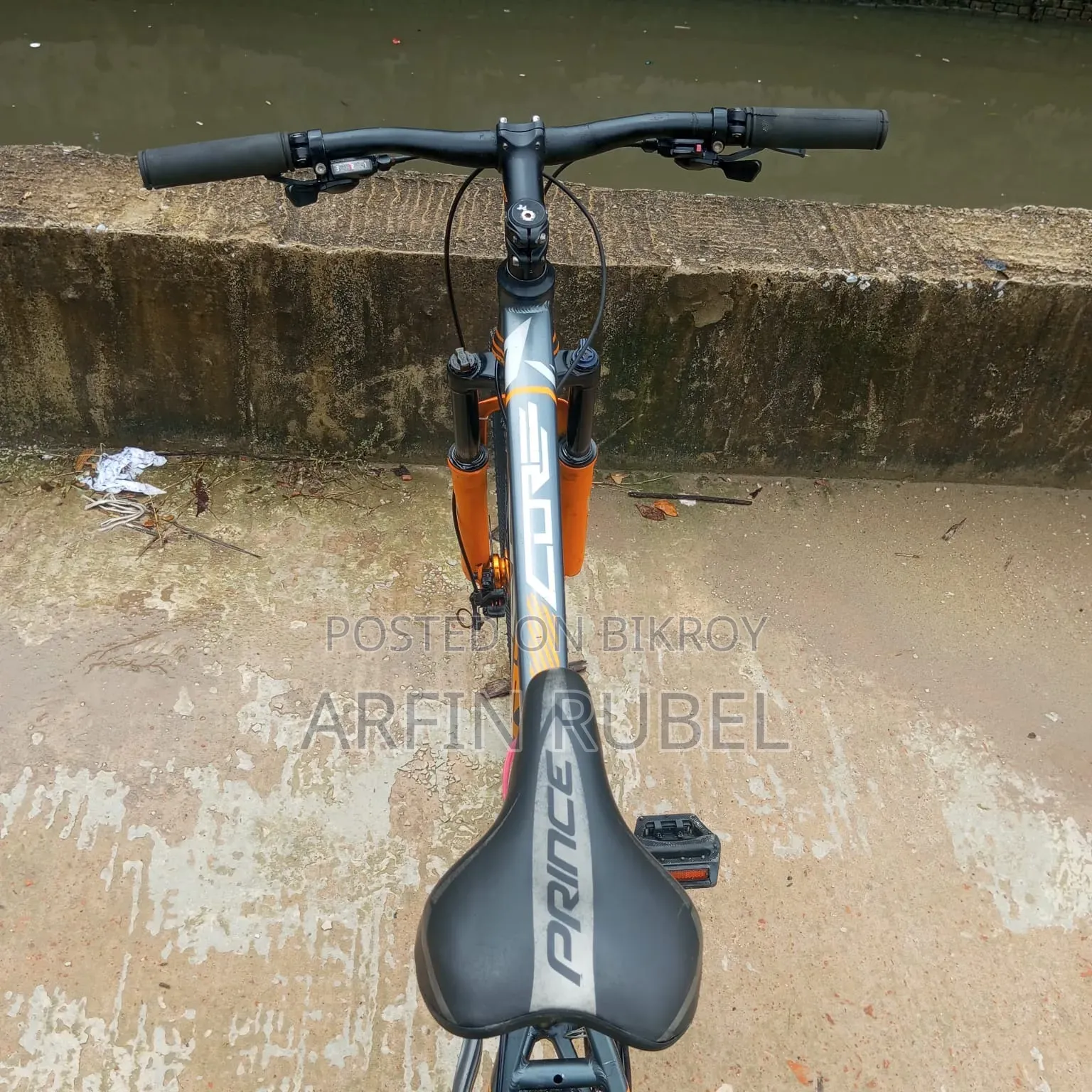 There are no problems with the cycle, it is in brand new condition