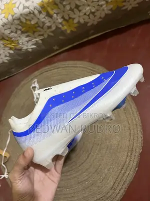নাইকি মার্কারিওয়াল ফুটবল বুটস