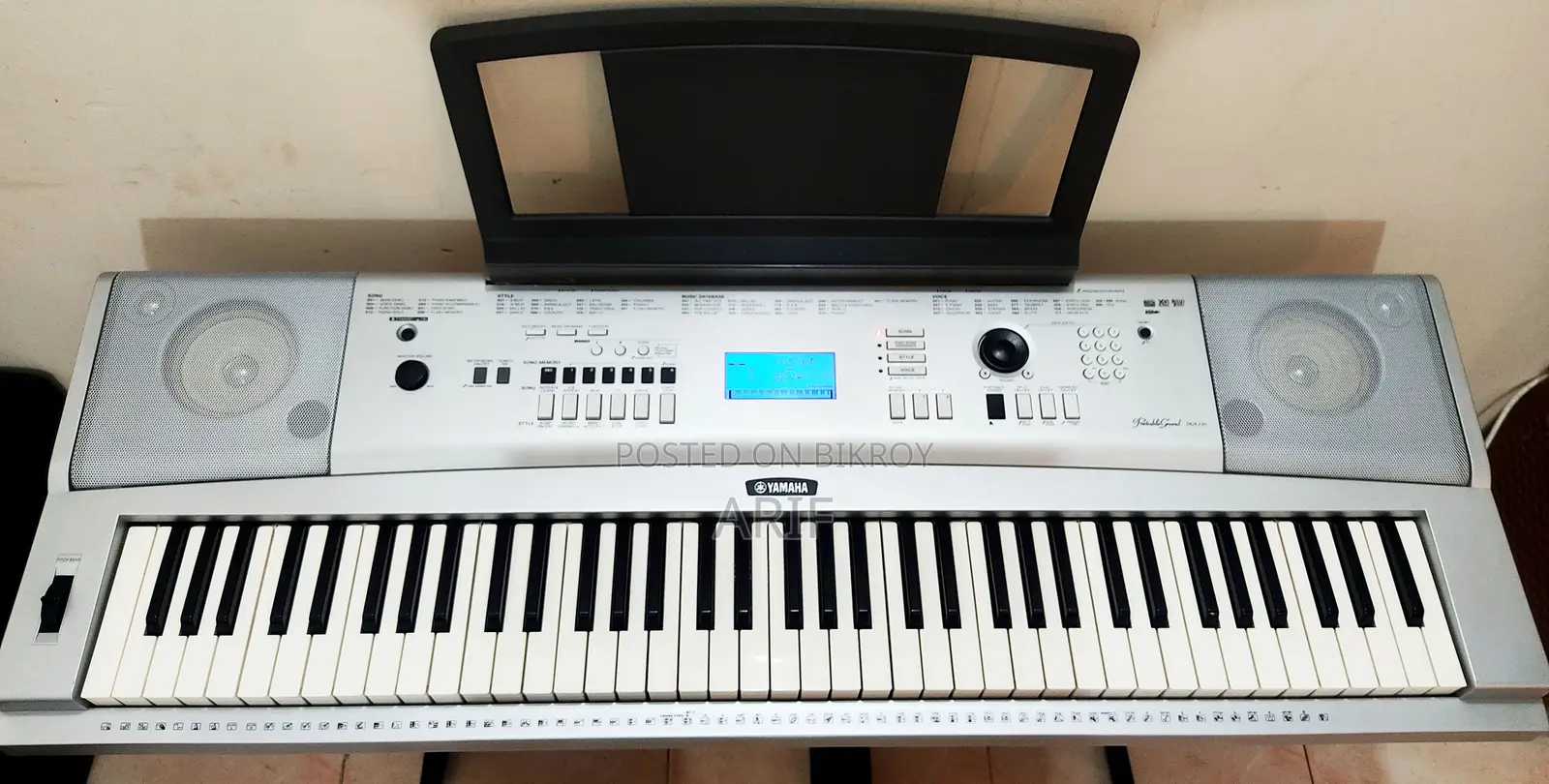 YAMAHA DGX-230 (76 Keys) Portable Digital Piano
