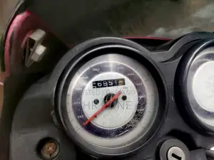 বাজাজ প্লাটিনা ১০০ ২০১৪ লাল