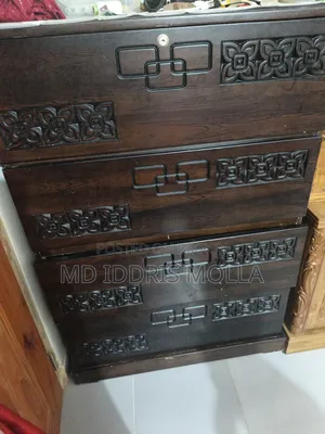 একটি ওয়ারড্রব বিক্রি করবো ৮ মাস ব্যবহার করেছি একদম নতুন