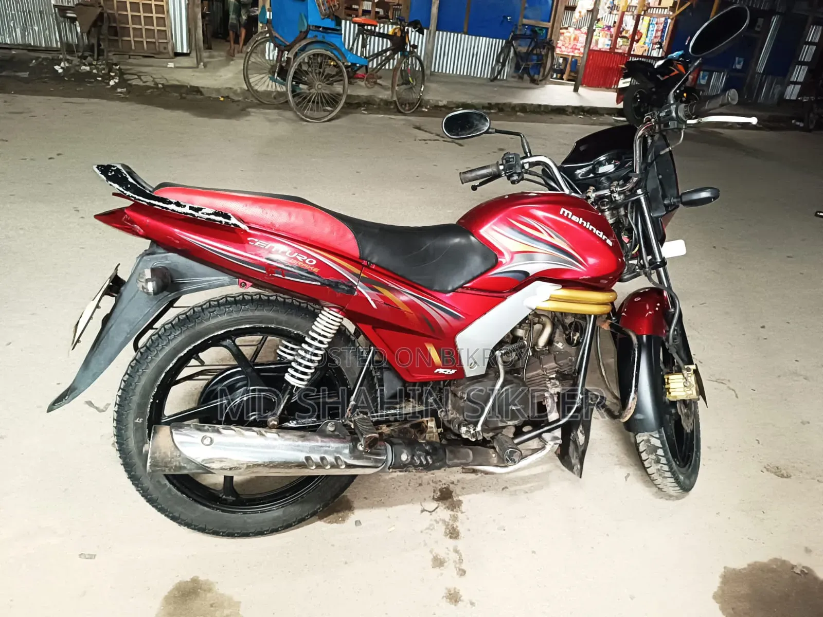 মাহিন্দ্রা গুস্টো ১২৫ ২০১৭ লাল
