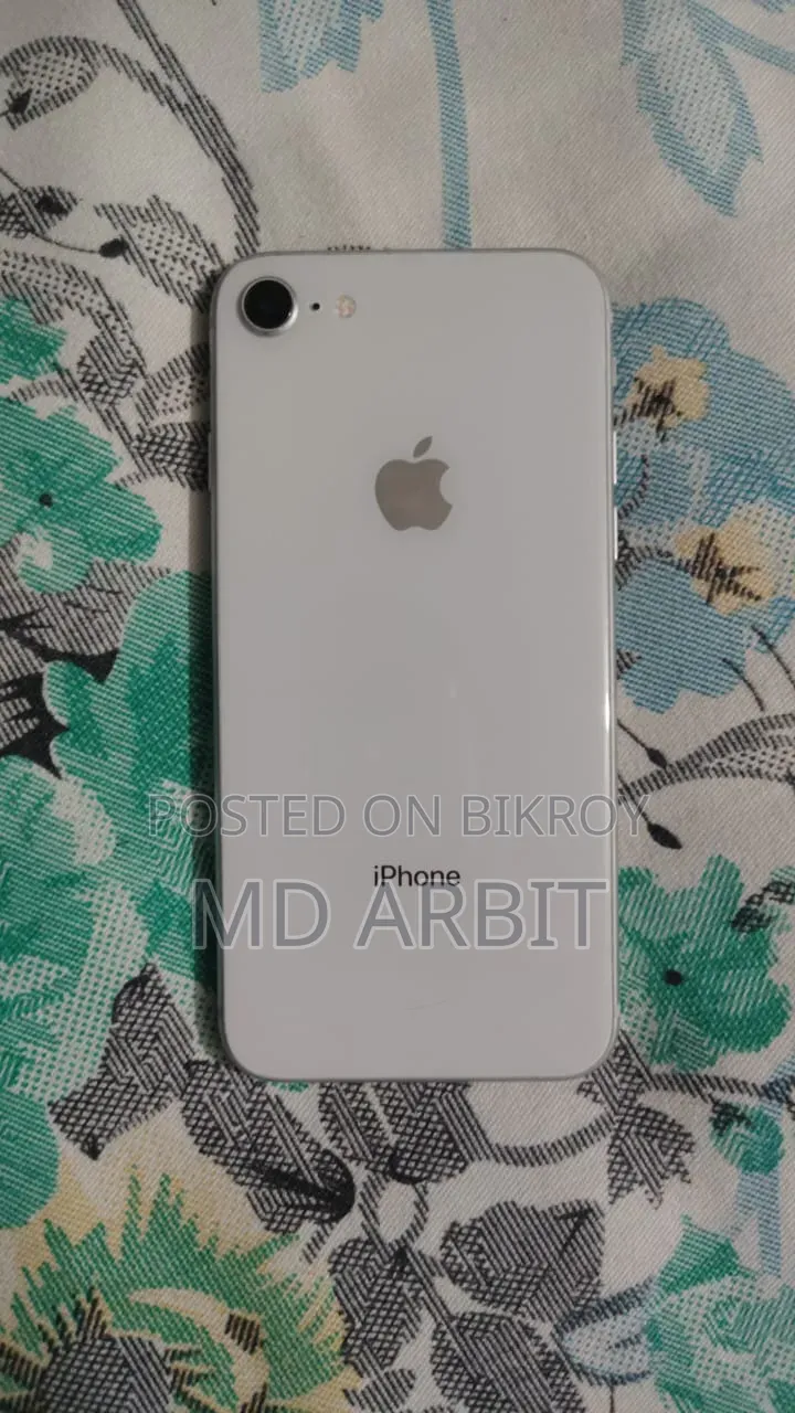 অ্যাপল আইফোন ৮ ৬৪ জিবি হোয়াইট