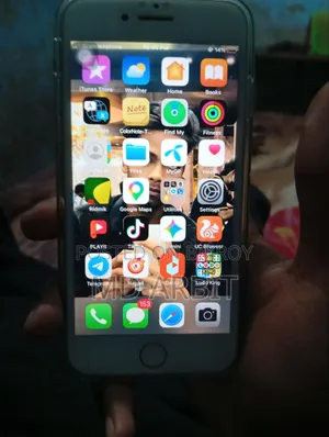 অ্যাপল আইফোন ৮ ৬৪ জিবি হোয়াইট