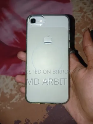 অ্যাপল আইফোন ৮ ৬৪ জিবি হোয়াইট