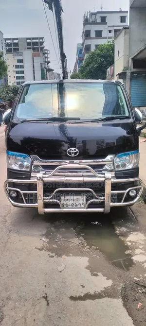Toyota HiAce 2010 Black