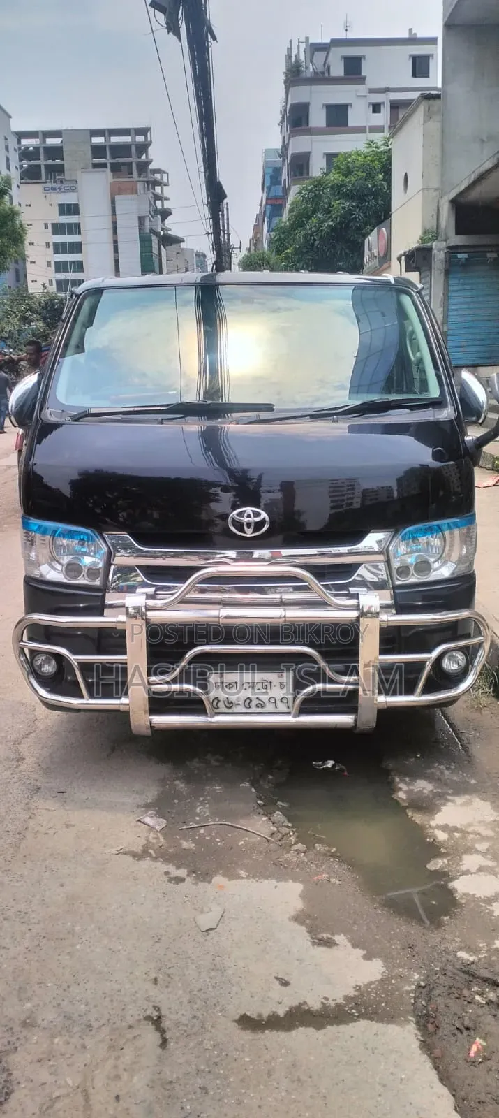 Toyota HiAce 2010 Black
