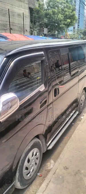 Toyota HiAce 2010 Black