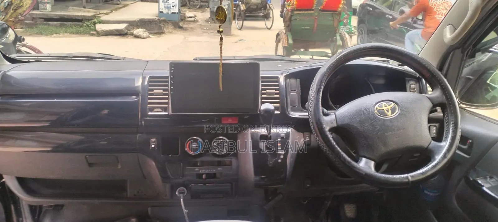 Toyota HiAce 2010 Black