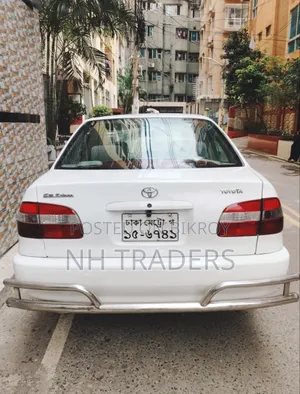 Toyota Corolla 1998 White