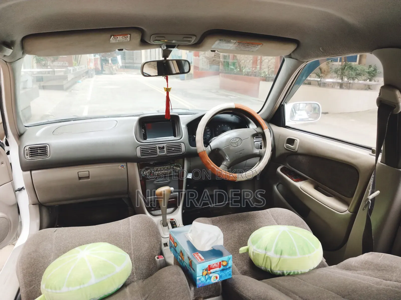 Toyota Corolla 1998 White
