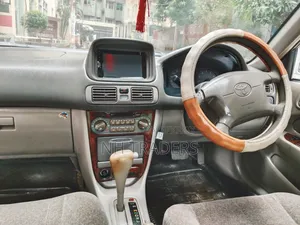 Toyota Corolla 1998 White