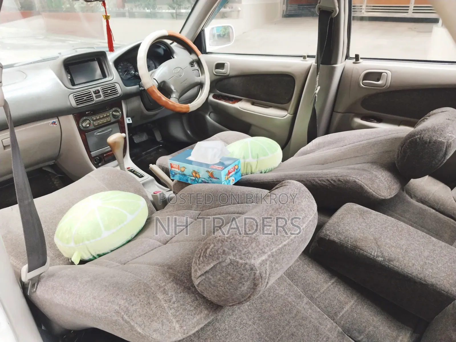 Toyota Corolla 1998 White
