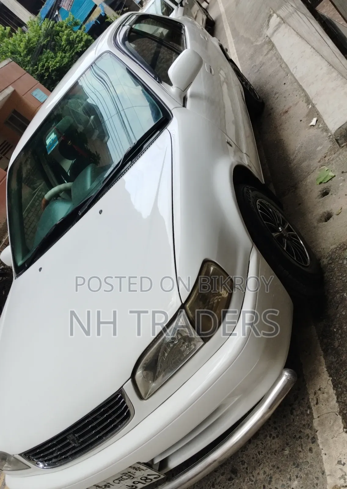 Toyota Corolla 1998 White