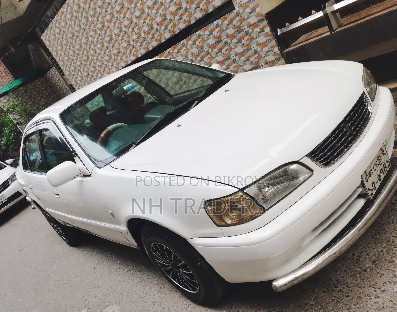 Toyota Corolla 1998 White