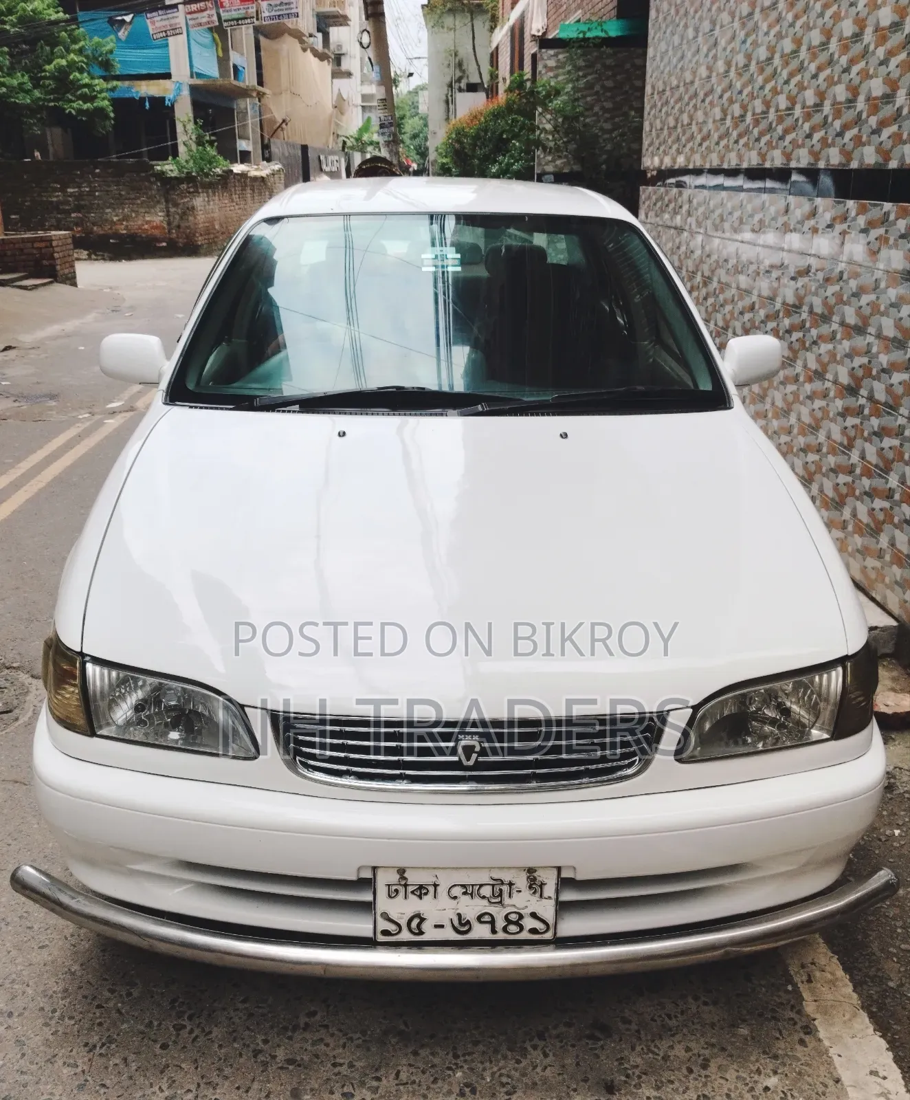 Toyota Corolla 1998 White