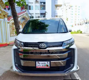 Toyota Noah 2023 Pearl