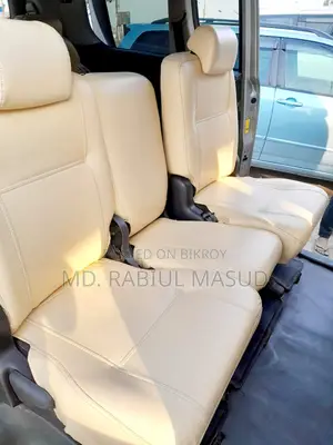 Toyota Noah 2.0 143hp 4WD (8 Seater) 2009 Silver