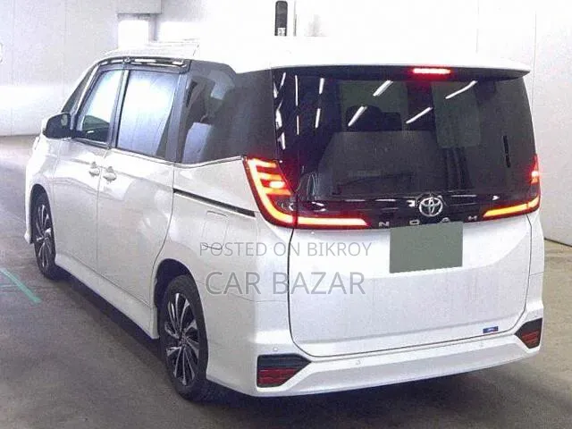 Toyota Noah 2023 Pearl