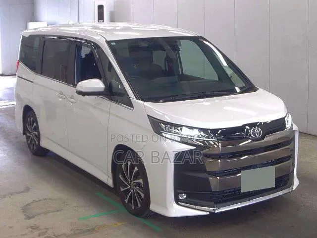 Toyota Noah 2023 Pearl