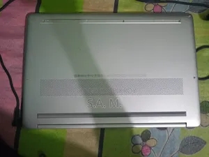 Laptop HP 15-dy1031wm 8GB Intel Core i5 SSD 256GB