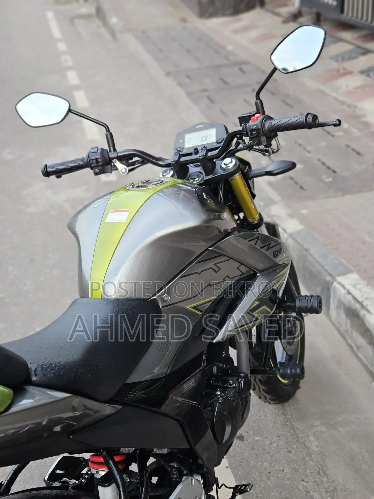 Suzuki Gixxer 2025 Gray