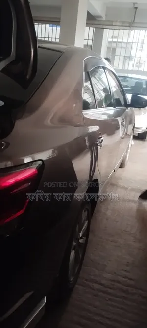 Toyota Premio 2017 Brown