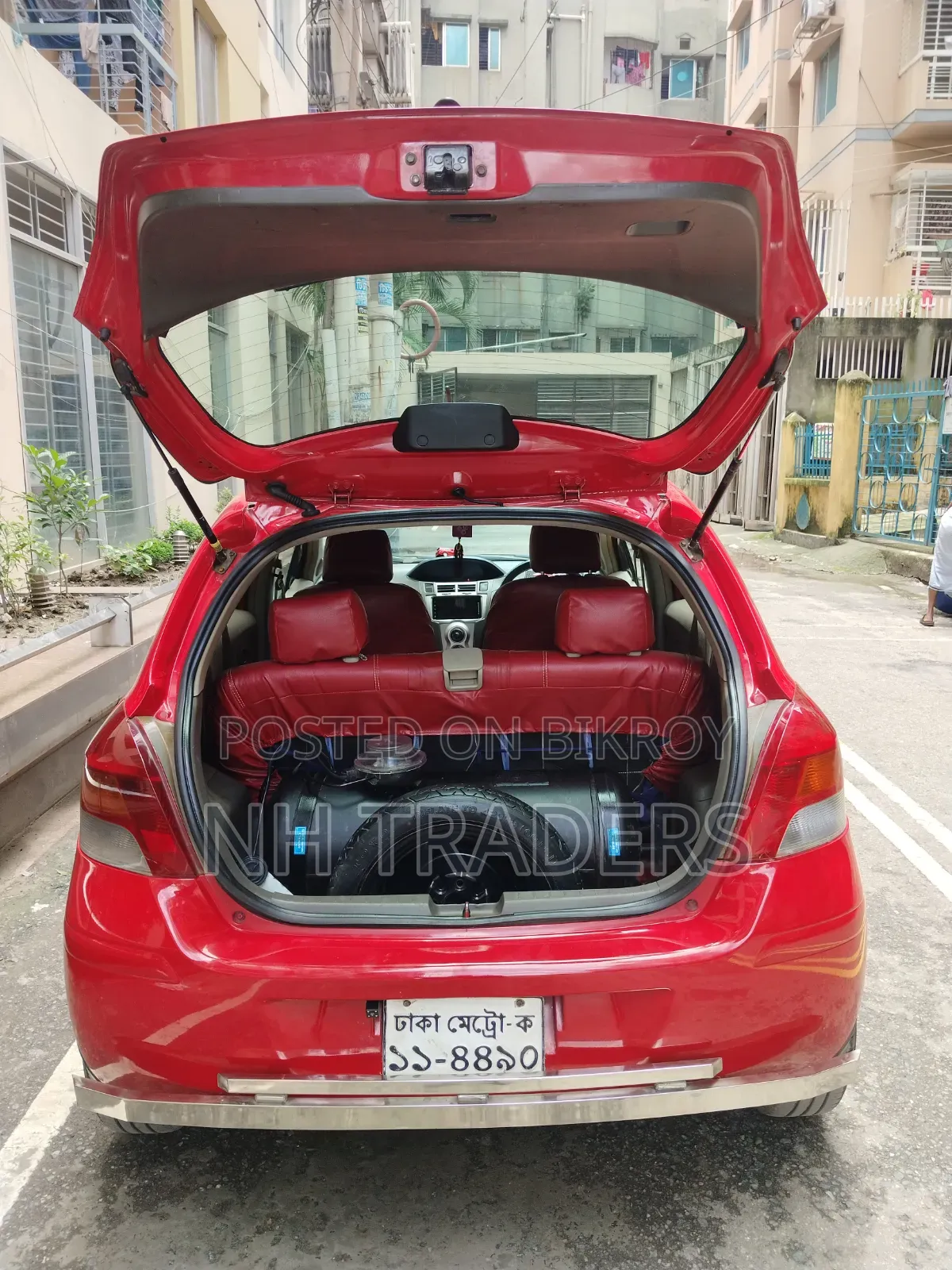 Toyota Vitz 2010 Red